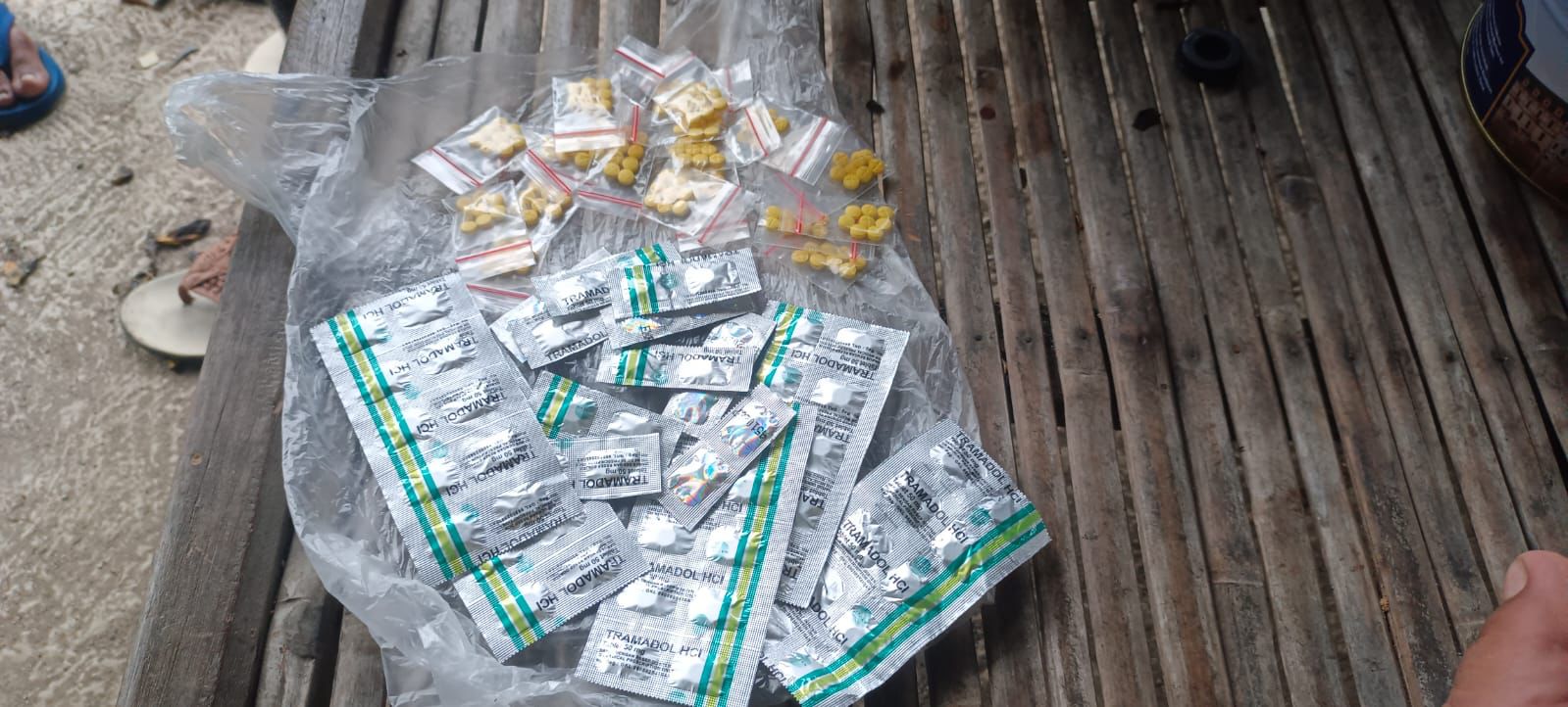 Warga Cipayung Kompak Grudug Penjual Tramadol dan Excimer Tanpa Ijin