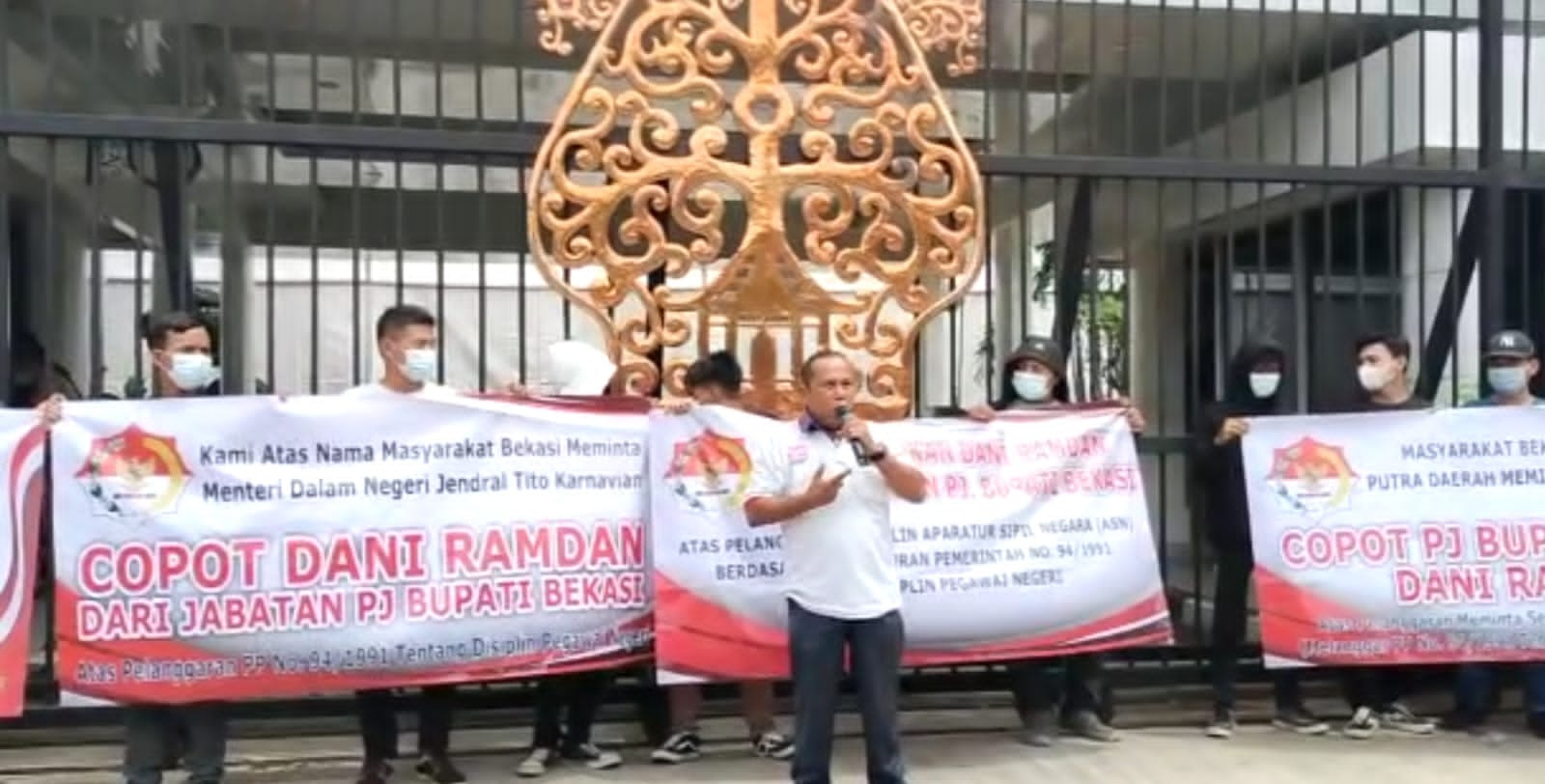 LSM BKPK Demo Ke Mendagri Desak Pencopotan PJ.Bupati Bekasi