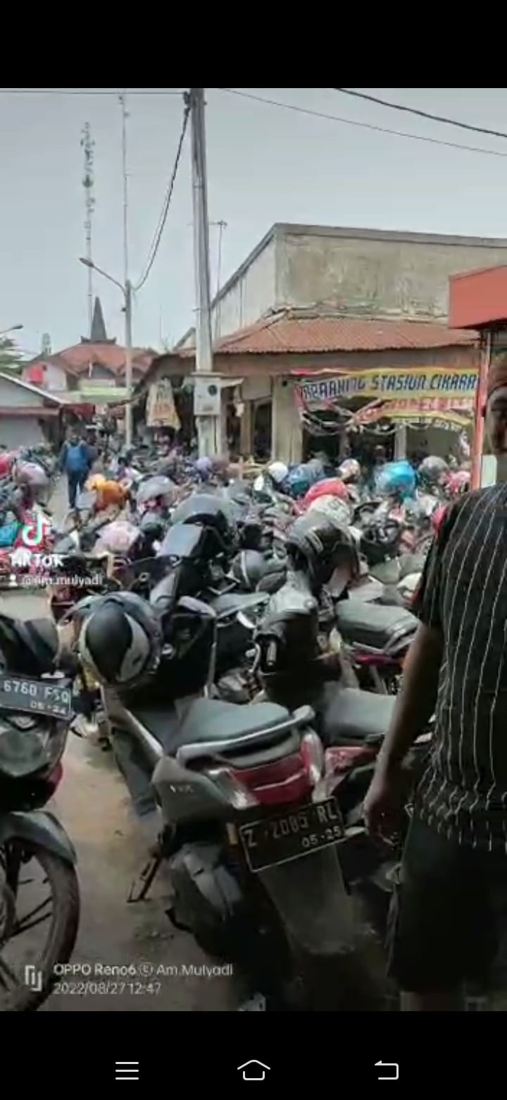 Diduga Oknum UPTD Pasar Lama Cikarang dan Oknum Pengelola Prakiraan, Sekongkol Terkait Lahan Pasar Hewan dijadikan Parkiran