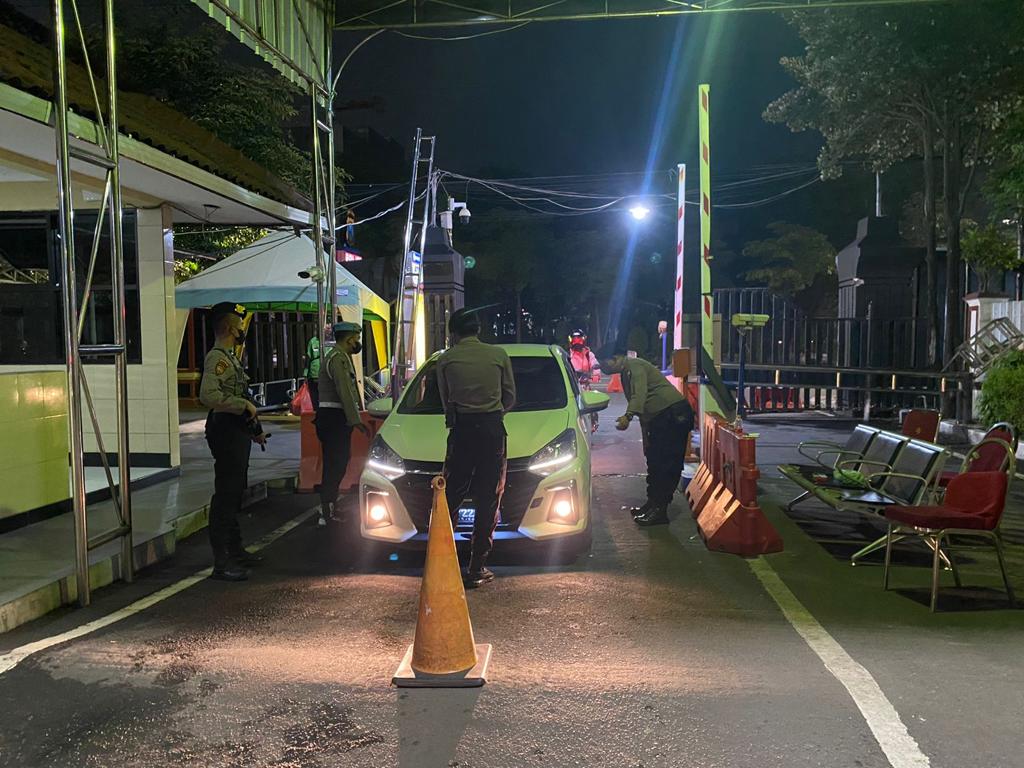 Polda Jatim Tingkatkan Penjagaan Pasca Ledakan Bom Bunuh Diri di Bandung