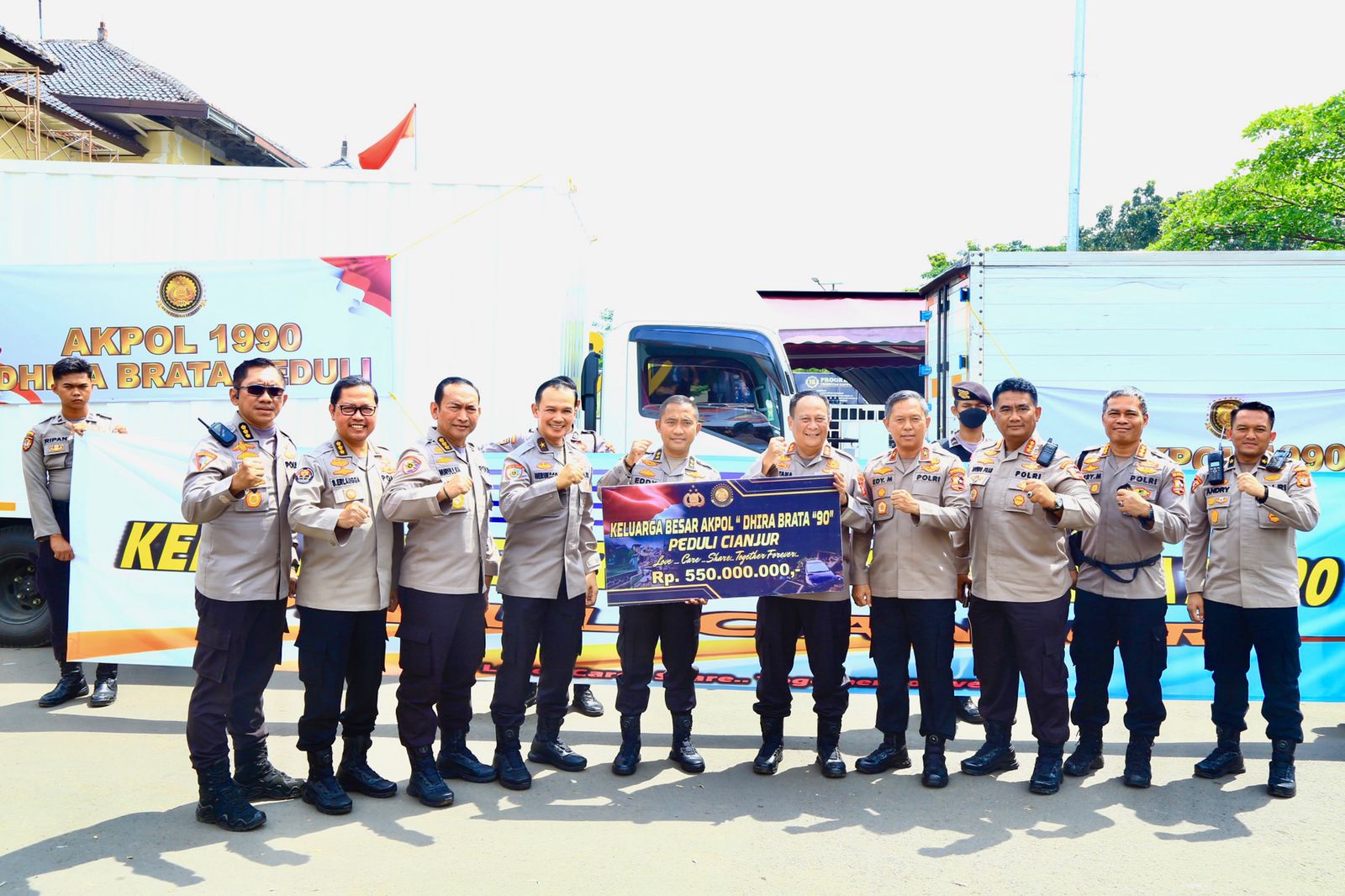 Aksi Alumni Akpol 1990 Bantu Korban Gempa Cianjur