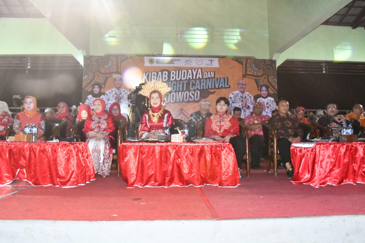 PJ PASIOPS KODIM 0822 Bondowoso Hadiri Meriahnya Bondowoso Batik Night Carnival