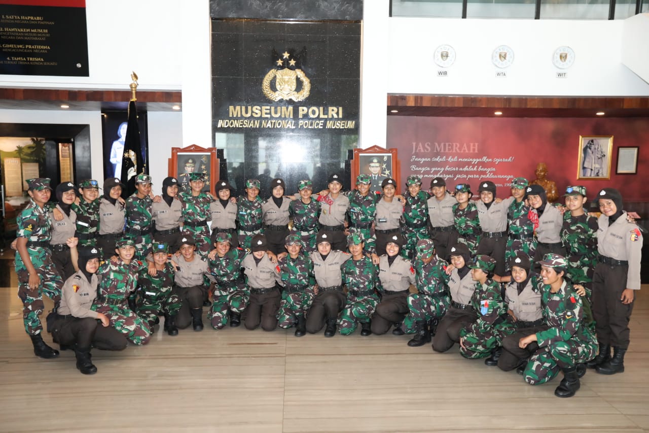 Siswa Diklat Integrasi TNI-Polri Kunjungi Museum Polri, Ini yang Mereka Dapatkan