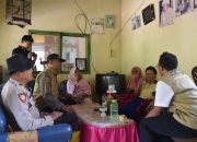 Team Konselor Polres Bondowoso melaksanakan Trauma Healing  dan pendampingan psikologis korban bencana puting beliung di Bondowoso