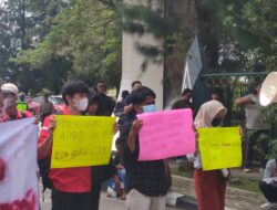Aksi Demo GMNI Desak DPRD Kabupaten Bekasi Gunakan Hak Interpelasi PJ Bupati dan Sekda