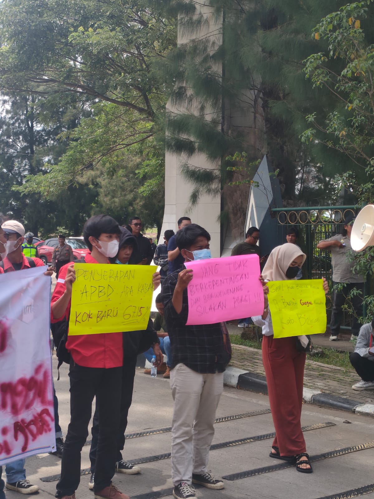 Aksi Demo GMNI Desak DPRD Kabupaten Bekasi Gunakan Hak Interpelasi PJ Bupati dan Sekda