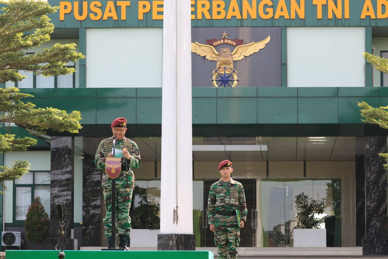 PUSPENERBAD GELAR UPACARA PERINGATAN HARI JUANG TNI AD KE-77 TAHUN 2022