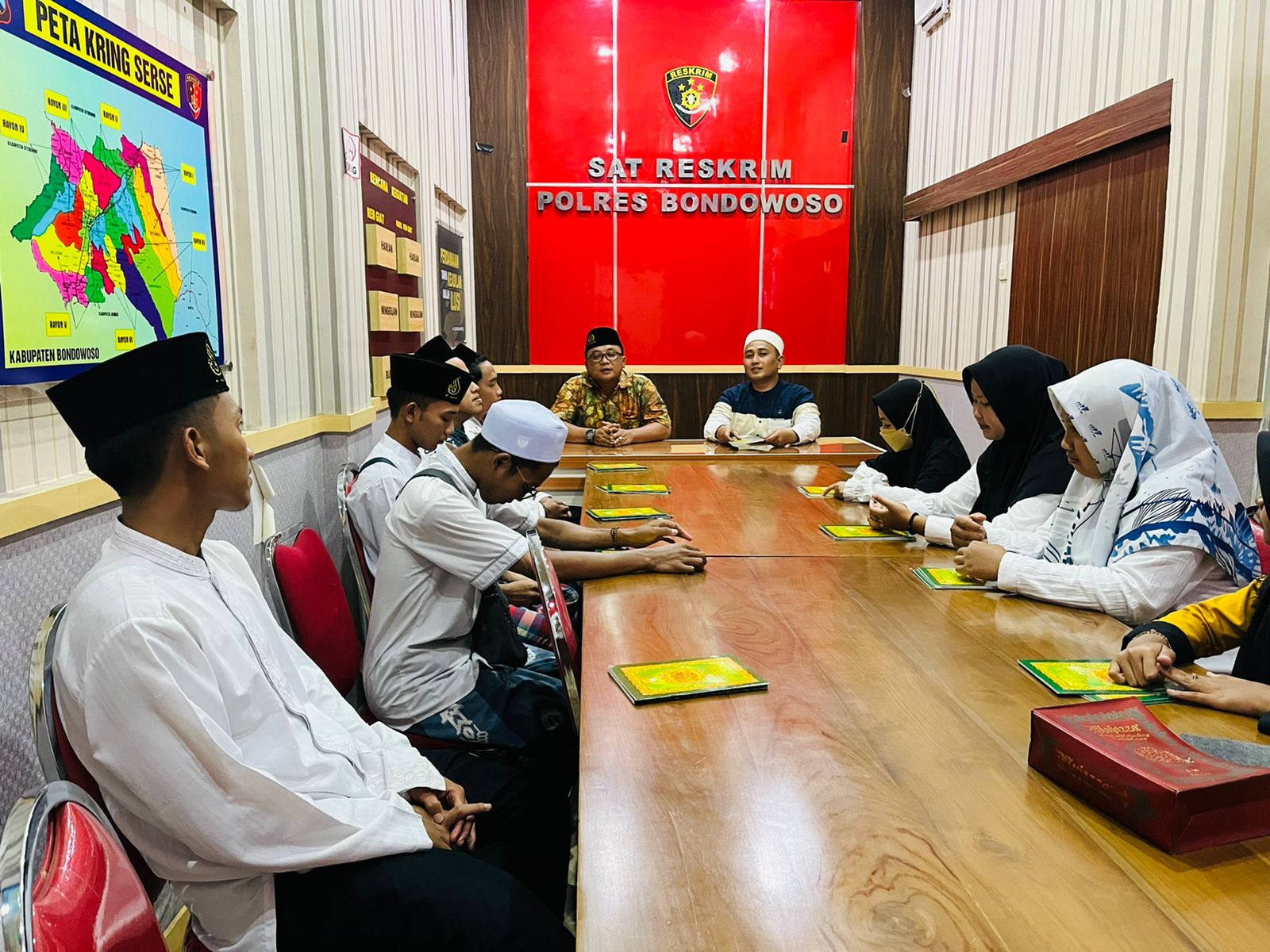 Satreskrim Jumat berkah berbagi Bersama Anak Yatim Piatu Doa Bersama