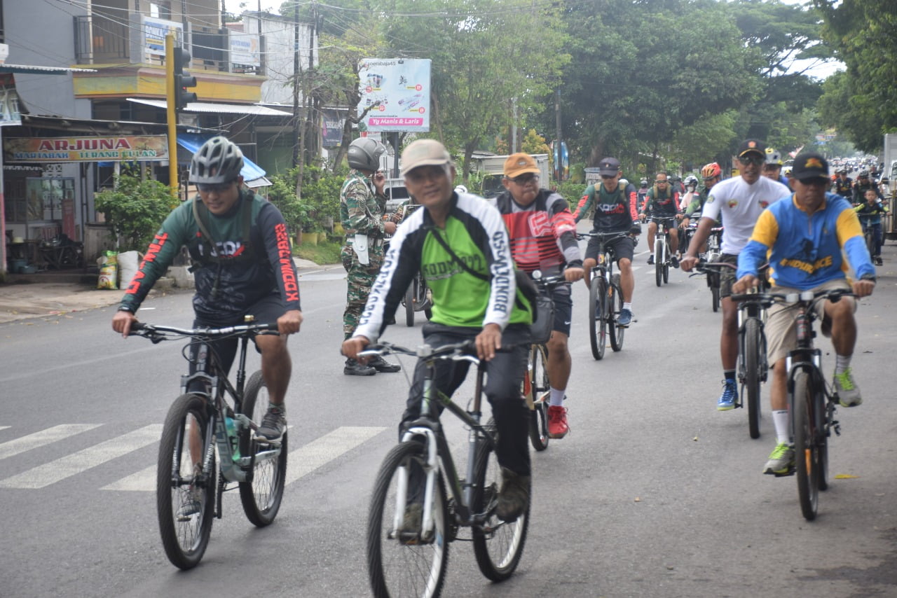 Gowes dan Bakti Sosial Kodim 0822 Bondowoso