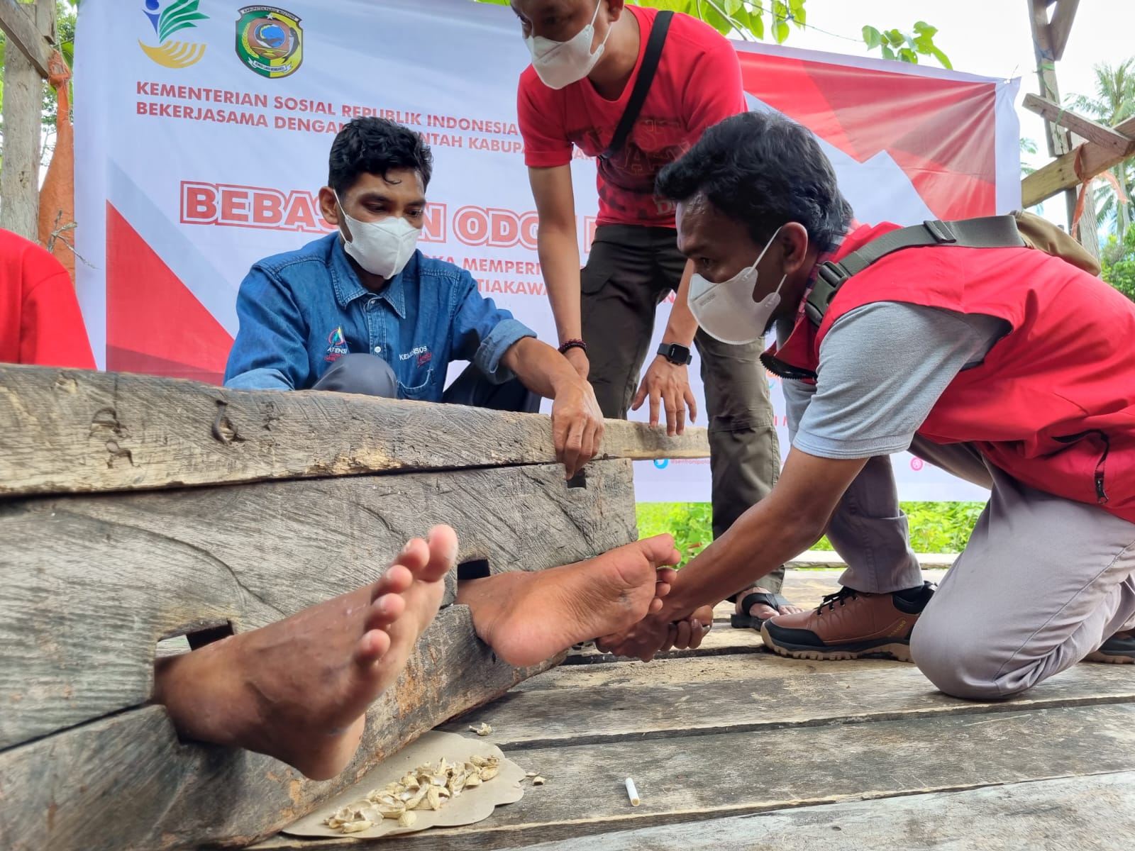 Kehadiran Menteri Sosial Tri Rismaharini Turun Langsung Selamatkan Warga Dipasung