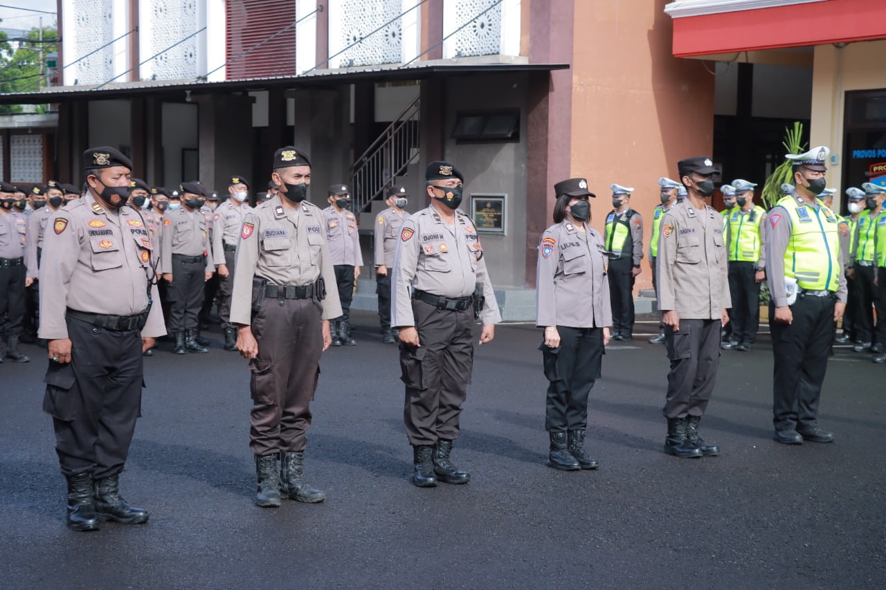 Polres Jember Kerahkan Ratusan Personil Gabungan Amankan Gerak Jalan Tajemtra 2022