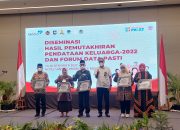 Bupati Dapat Penghargaan Dari BKKBN Pusat