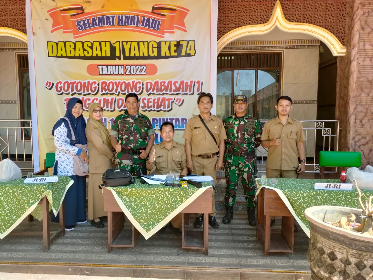 Bersama Babinsa Nangkaan Jadi Juri Lomba PBB di SDN Dabasah 01 Bondowoso