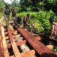 Satgas Yonif Raider 514/SY/9/2 Kostrad Bersama Warga Gerak Cepat Perbaiki Jalan Rusak Demi Lancarnya Distribusi Logistik Masyarakat Papua