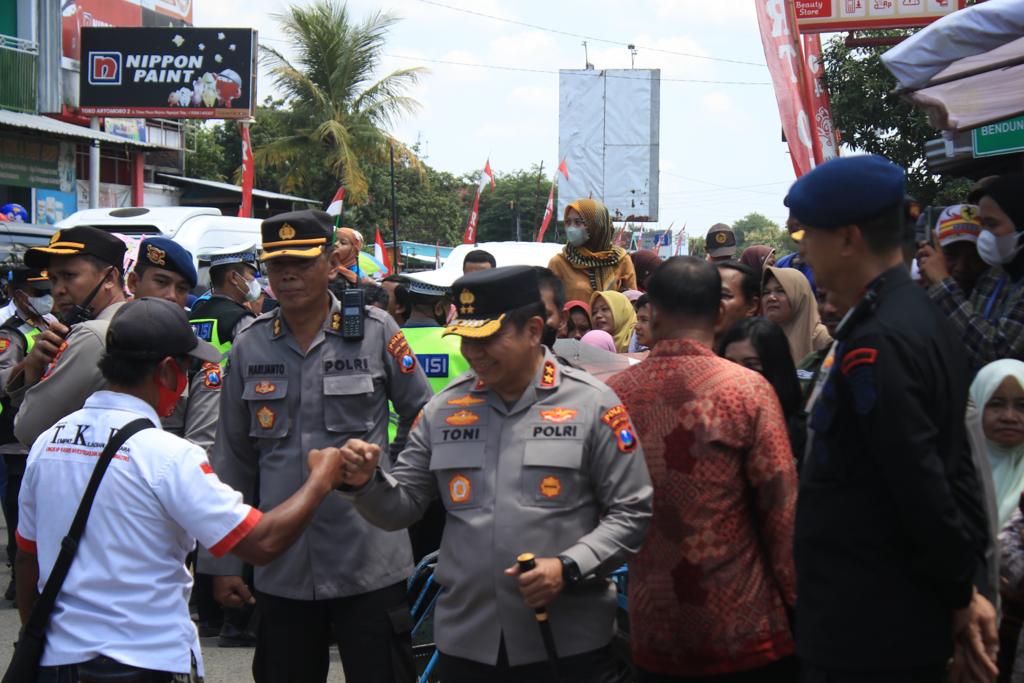 Presiden Jokowi Berbagi Bantuan di Pasar Rejoso Nganjuk, Polda Jatim Lakukan Pengamanan VVIP