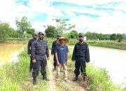 Brimob Sambangi Peternak Ikan Di Kab. OKU Timur