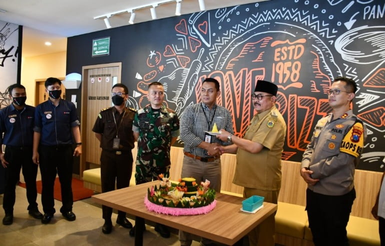 Dandim 0822 Bondowoso Hadiri Grand Opening Pizza Hut