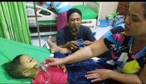 Peduli Sesama Insan Pers, Sambangi Anak Jurnalis Yang Sedang Sakit Di RSUD dr Koesnadi Bondowoso