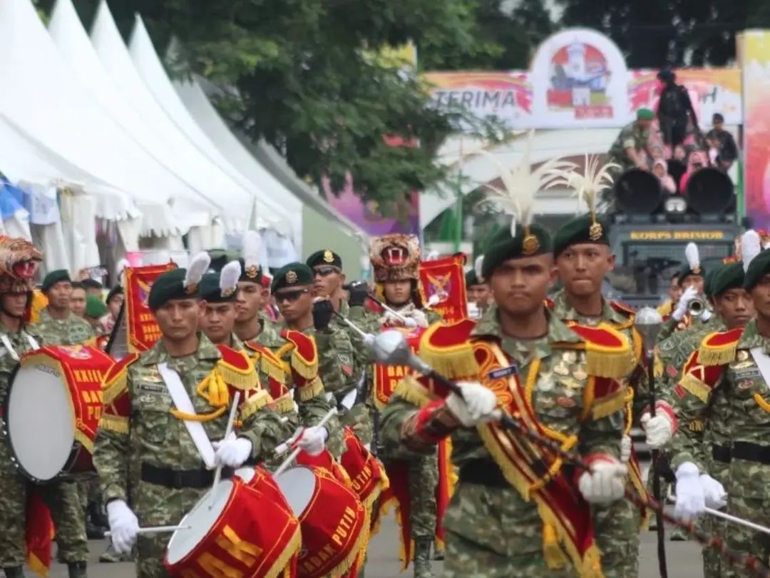 Meriahkan Gebyar Expo UMKM dan Pameran Alutsista, Yonif M 320 Kostrad Tampilkan Drumband