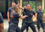 Asah Kemampuan, Personel Batalyon A Pelopor Polda Sumsel Lakukan Latihan Beladiri Praktis Brigade