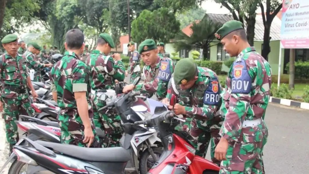 Cegah Pelanggaran dan Laka Lalin, Menarmed 1 Kostrad Gelar Pengecekan Kendaraan Prajurit