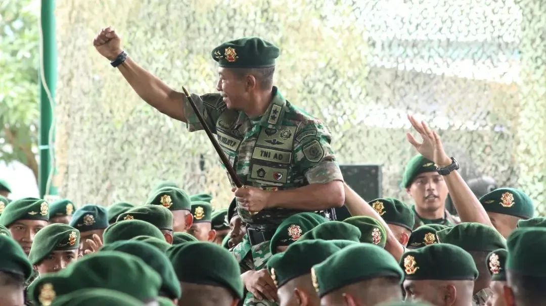 Pangdivif 3 Kostrad Mayjen TNI Novi Helmy Prasetya, S.I.P., M.I.P. Kunjungi Yonif PR 433 Kostrad