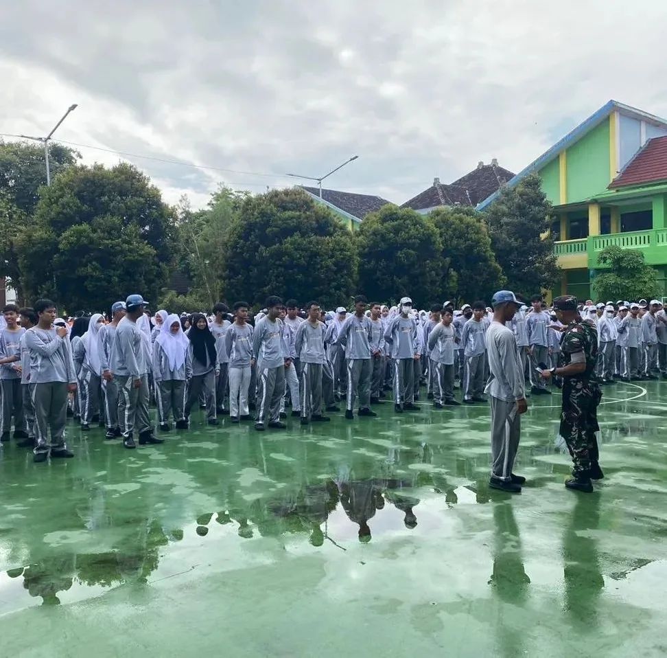 Siswa-Siswi SMAN 1 Bululawang Disiplin dan Kompak di Denpal Divif 2 Kostrad