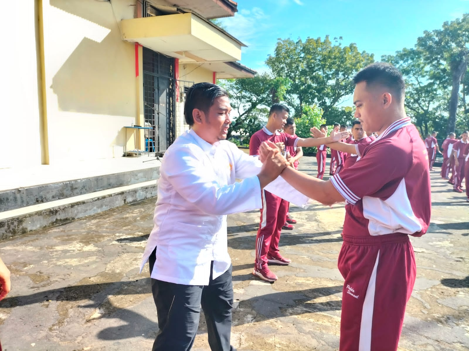 Jaga Stamina Tubuh, Brimob Palembang Lakukan Olahraga Bersama