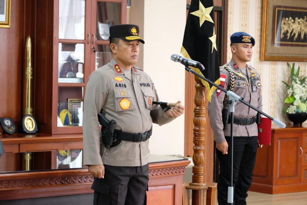 Kapolda Kepri Pimpin Sertijab Dirreskrimsus, Dansat Brimob, Kabid Propam dan Kabid Keu