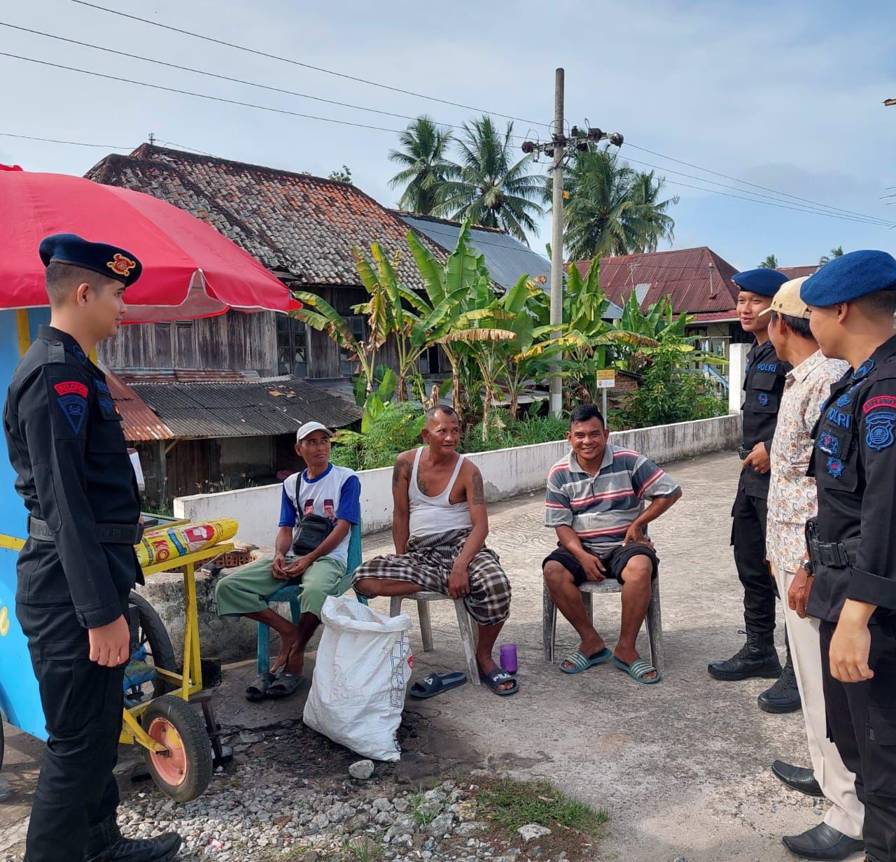 Jalin Kemitraan Dengan Masyarakat, Brimob Sumsel Sambangi Warga di Kab. Ogan Ilir