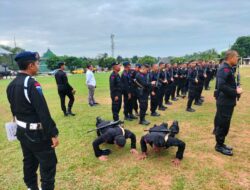 Tingkatkan disiplin anggota, Provos Brimob Sumsel Laksanakan Pemeriksaan Sikap Tampang