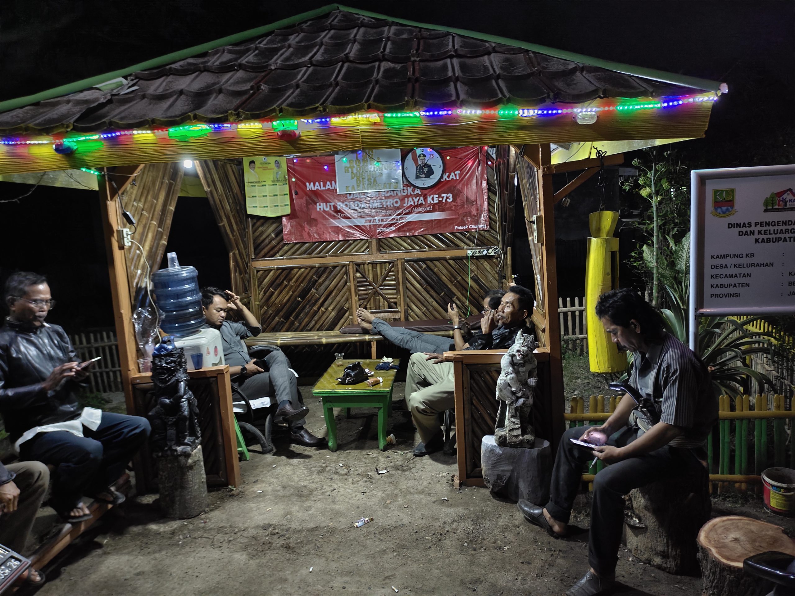 Rutinitas Ronda Malam Di Wilayah Desa Karangsatu Kec.Karangbahagia