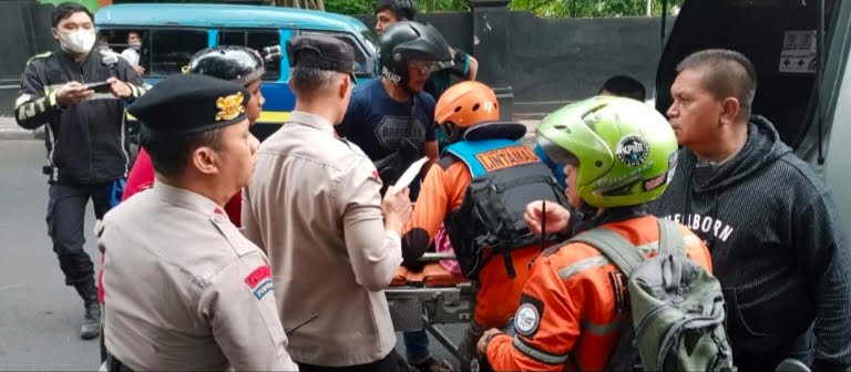 Heroik, Polisi Kota Malang bersama Warga Berhasil Selamatkan Seorang Anak Yang Akan Bunuh Diri 