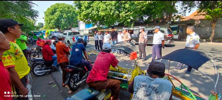 Sinergitas Polres Pasuruan Kota Bersama Dishub Sosialisaikan Larangan Bentor Beroperasi 