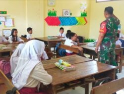 Persiapkan Generasi Bangsa, Babinsa Sumberwringin Masuk Sekolah