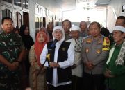 Forkopimda Jatim Berikan Bansos ke Pondok Pesantren Terdampak Banjir di Kabupaten Sampang