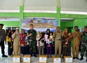 Peduli Anak Stunting, Dandim 0822 Bondowoso Berikan Bansos di Wilayah