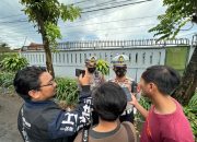 Tim Tanggap Bencana Polres Tulungagung Tangani Pohon Tumbang, Akses Jalan Kembali Normal