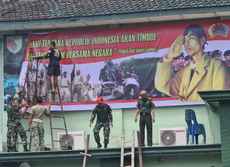 Pasang Banner, Kodim 0822 Bondowoso Teladani Sosok Panglima Besar Jenderal Sudirman