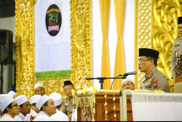 Polrestabes Surabaya Dzikir dan Sholawat Bersama Bonek Surabaya Utara Jelang Sidang Tragedi Kanjuruhan