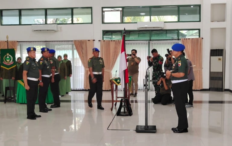 Komandan Pomdam V Brawijaya Kolonel Cpm Muhammad Reza. H. Nasution, Pimpin Sertijab Dua Komandan Militer di Aula Pomdam V Brawijaya Surabaya,