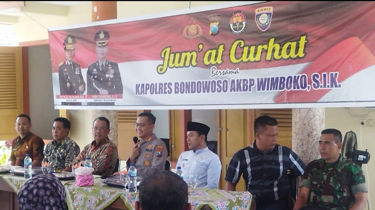 Dalam Pertemuan Jum'at Curhat, Polres Bondowoso Dengarkan Keluhan Warga 