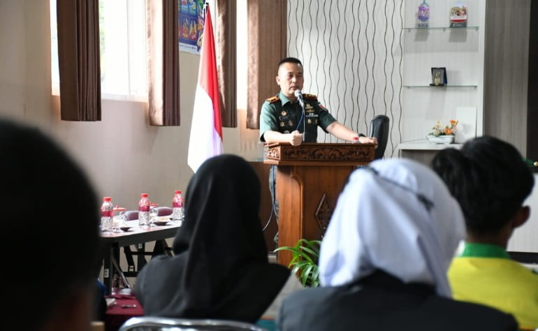 Dandim 0822 Bondowoso Seminar Kebangsaan Bersama pelajar SMAN dan SMKN Se Bondowoso 