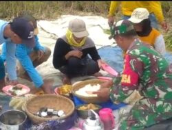 Serda Fathurrozi Makan Bersama Petani Di Sawah, Saat Bantu Panen