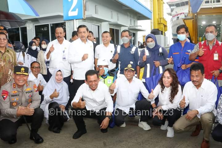 Menhub Bersama Walikota Batam Tinjau KMP Bahtera Nusantara 03