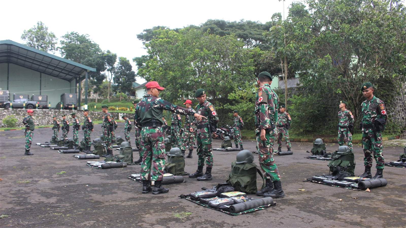 Cek Kesiapan dan Keseragaman, Satuan Yonkes 2/ Divif 2 Kostrad Laksanakan Gelar Ransel Protap