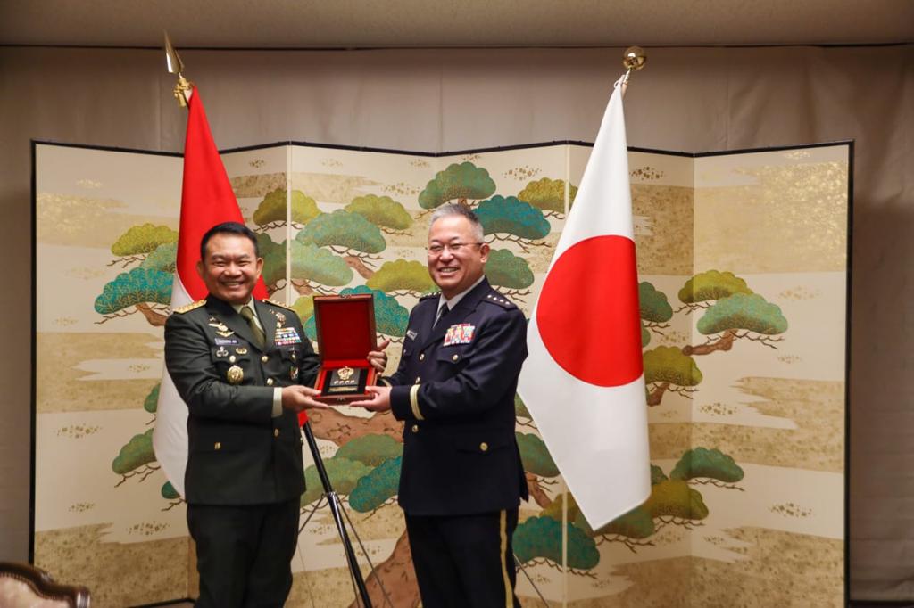 Courtesy Call dengan Kepala Staf AD Jepang, Kasad Bahas Kerja Sama Militer Hingga Penanggulangan Bencana