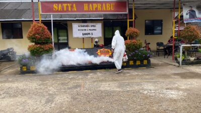 Anggota Korps Brimob Polda Sumsel Melaksanakan Kegiatan Fooging di Lingkungan Asrama Mako Brimob