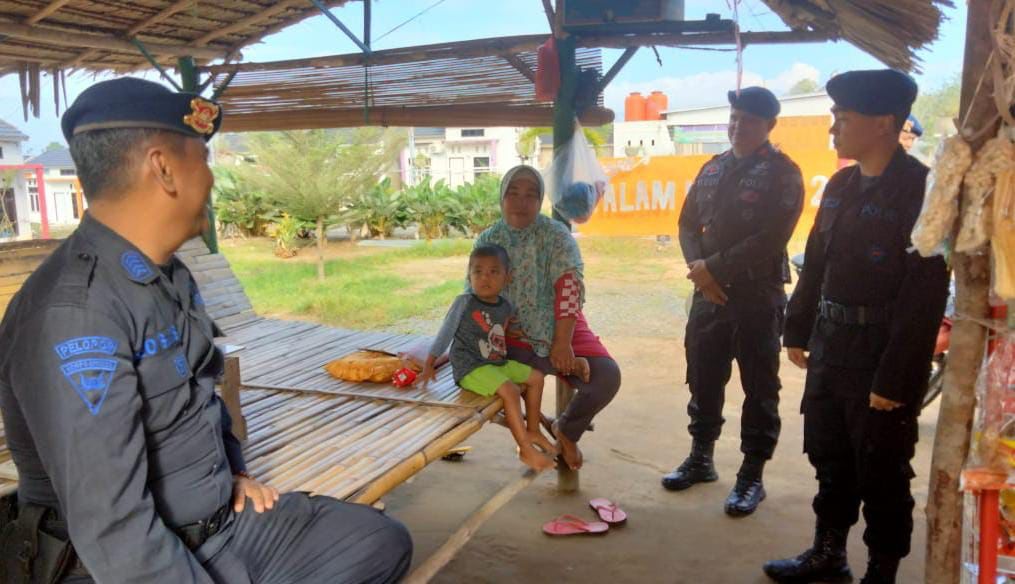 Jaga Kondusifitas Di Wilayah Kab. Ogan Ilir, Brimob Sumsel Laksanakan Patroli Dialogis