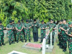 Kenang Jasa Pahlawan, Yonkav 1 Kostrad Ziarah TMP Kalibata